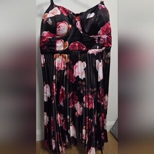 City Chic Floral Maxi Dress - Black and Pink